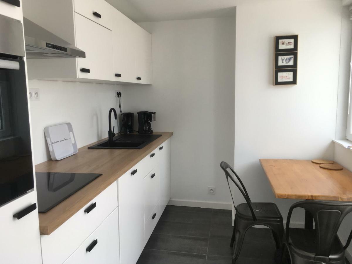 Votre Mini Maison En Plein Coeur Du Centre Ville -Terrasse - Et Parking Prive Sur Place Clos - Draps Et Menage Inclus Concarneau Esterno foto
